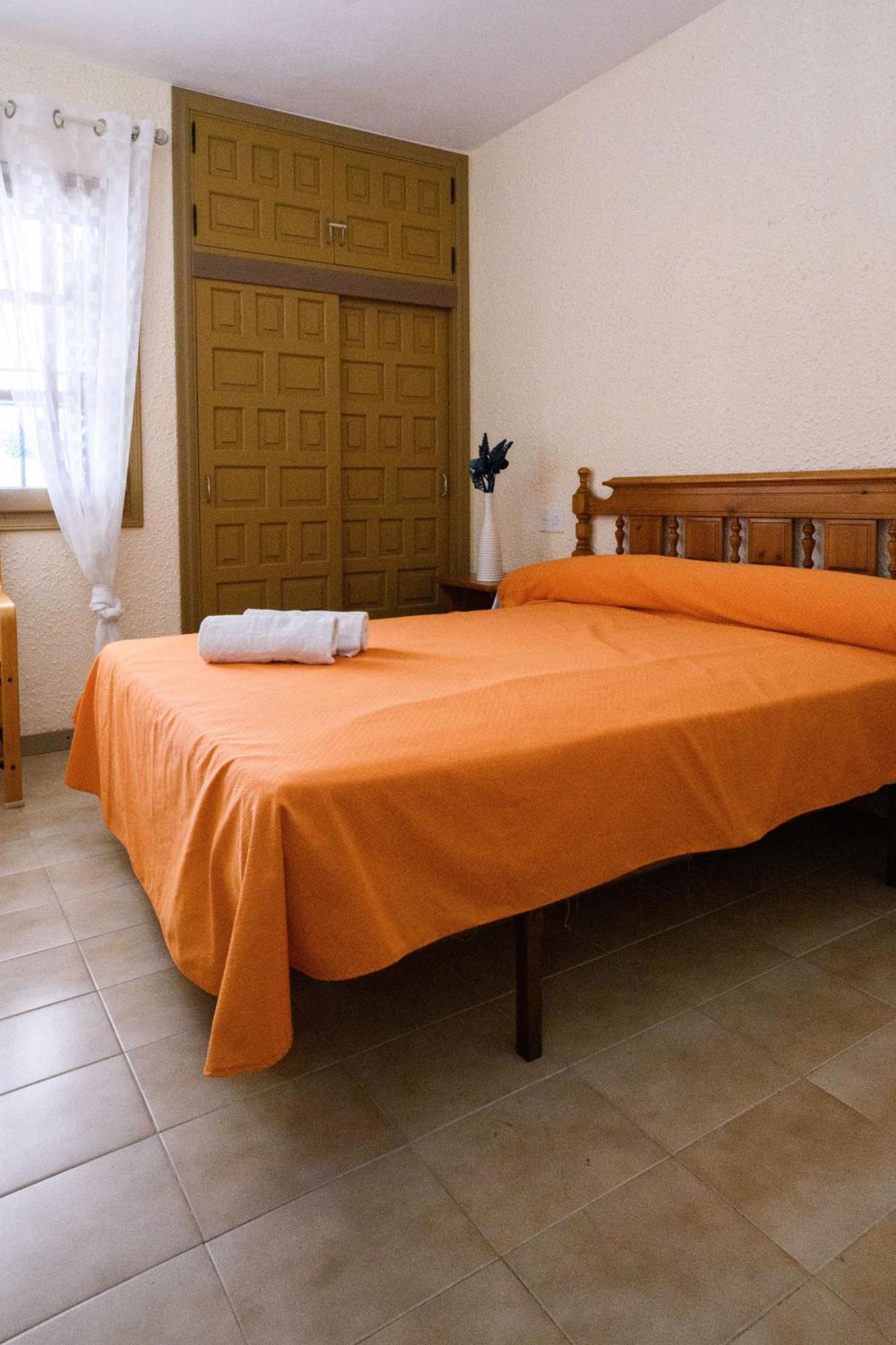 Casas Blancas Parque Montroig Apartament *